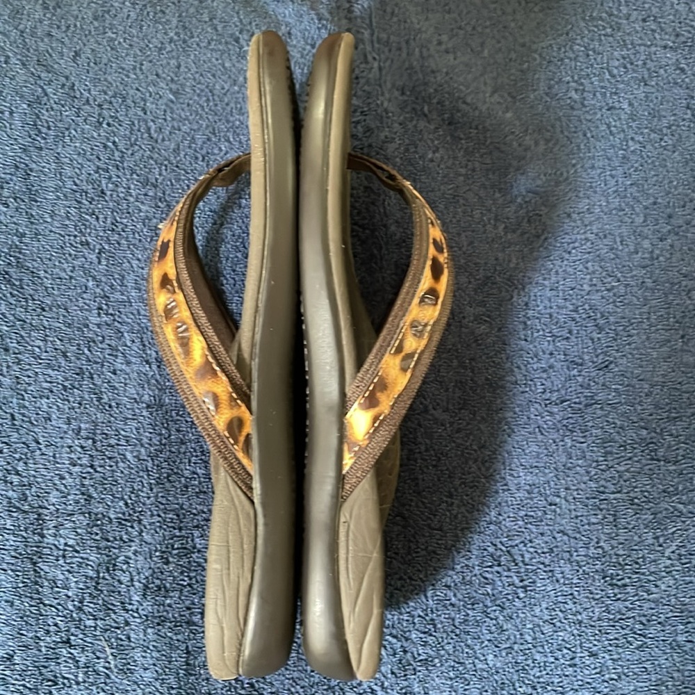 Vionic Tide ll flip flops - Picture 4 of 7